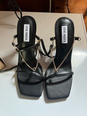 Steve Madden Black Square-Toe Chain-Strap Sandals